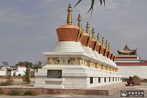 内蒙古阿拉善昭化寺