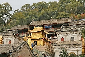 山西五台山显通寺