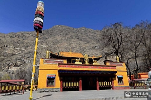 新疆巴音郭楞黄庙