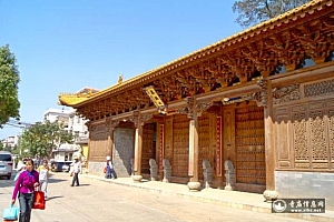 云南昆明宝华寺