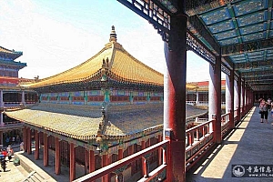 云南大理鸡足山铜瓦殿