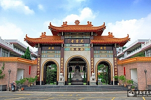 台湾高雄大树光云寺