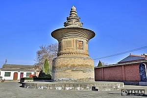 山西运城市报国寺(泛舟禅师塔)