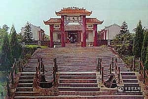 海南定安县龙凤山普济寺